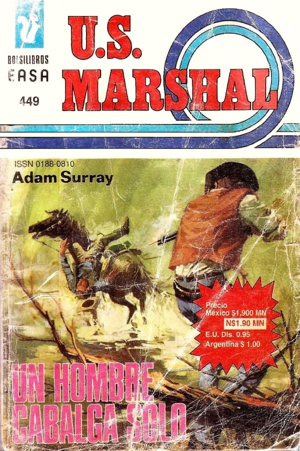 Un hombre cabalga solo